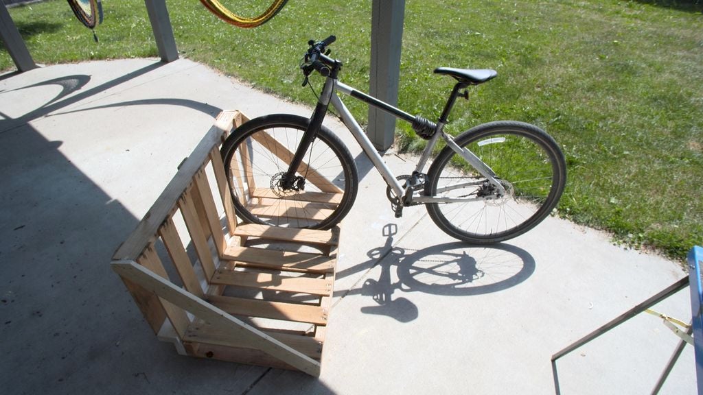 pallet-wood-bike-rack