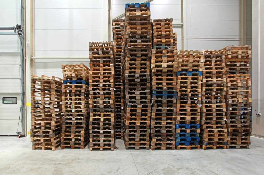 What You Need To Know When Buying Used Wood Pallets